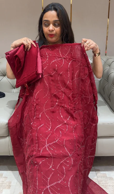 REDDISH MAROON