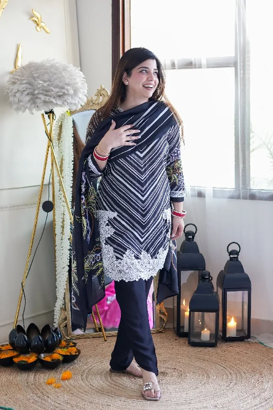 Men Blazers for Winter Carnival in Festive and Warm Styles​ Black Printed Pakistani Suit Set