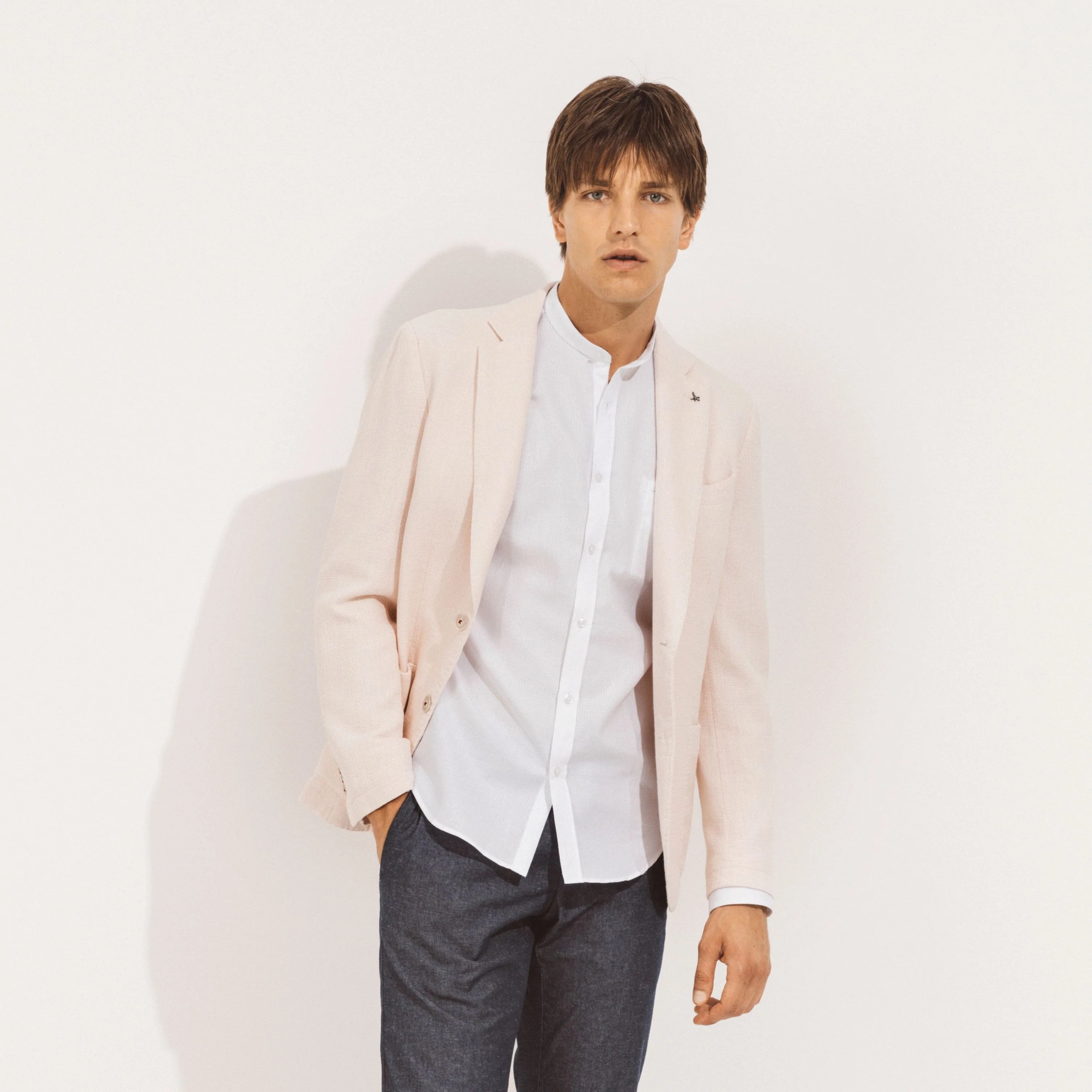 Men Blazers with Wide Lapels for a Vintage Appeal​ Alan Blazer